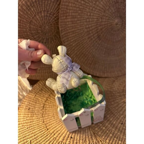 Easter picket fence bunny decor - Picture 6 of 10